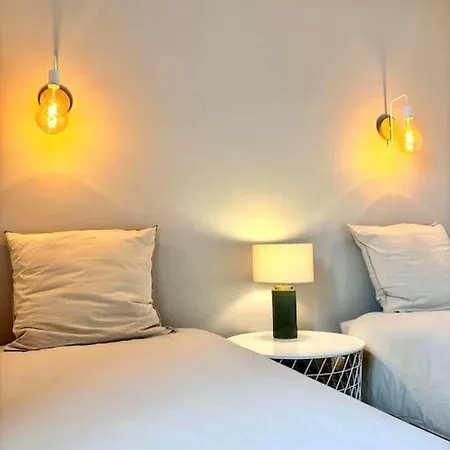 La Surfeuse, Au Coeur D'arago