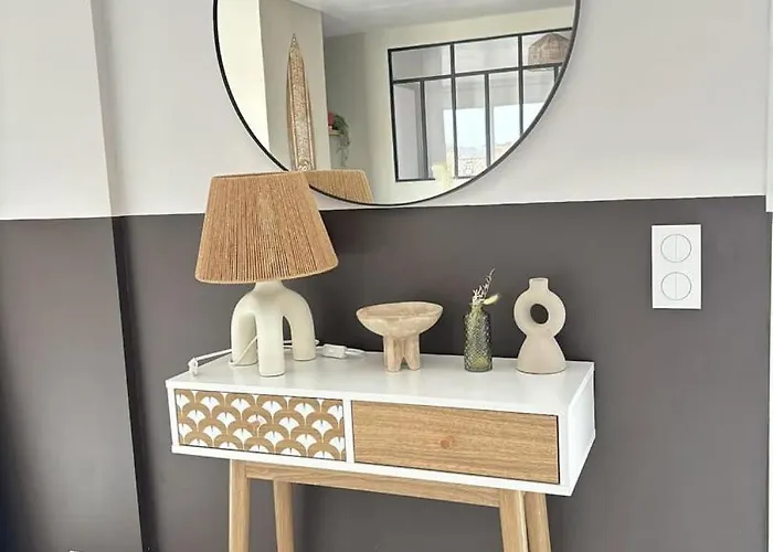 La Surfeuse, Au Coeur D'arago * Les Sables-dʼOlonne