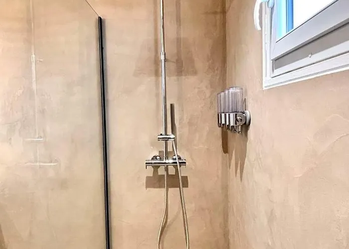 La Surfeuse, Au Coeur D'arago Les Sables-dʼOlonne